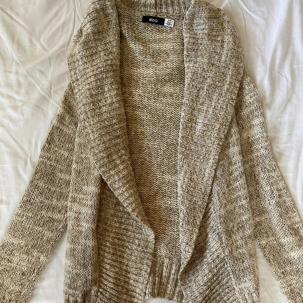 BDG ( Urban Outfitters) Chunky Knit Cardigan Tan. In Size S.